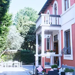 La Panzió Milánó