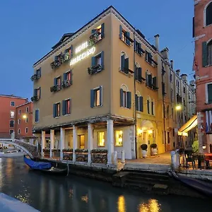 Arlecchino Venise